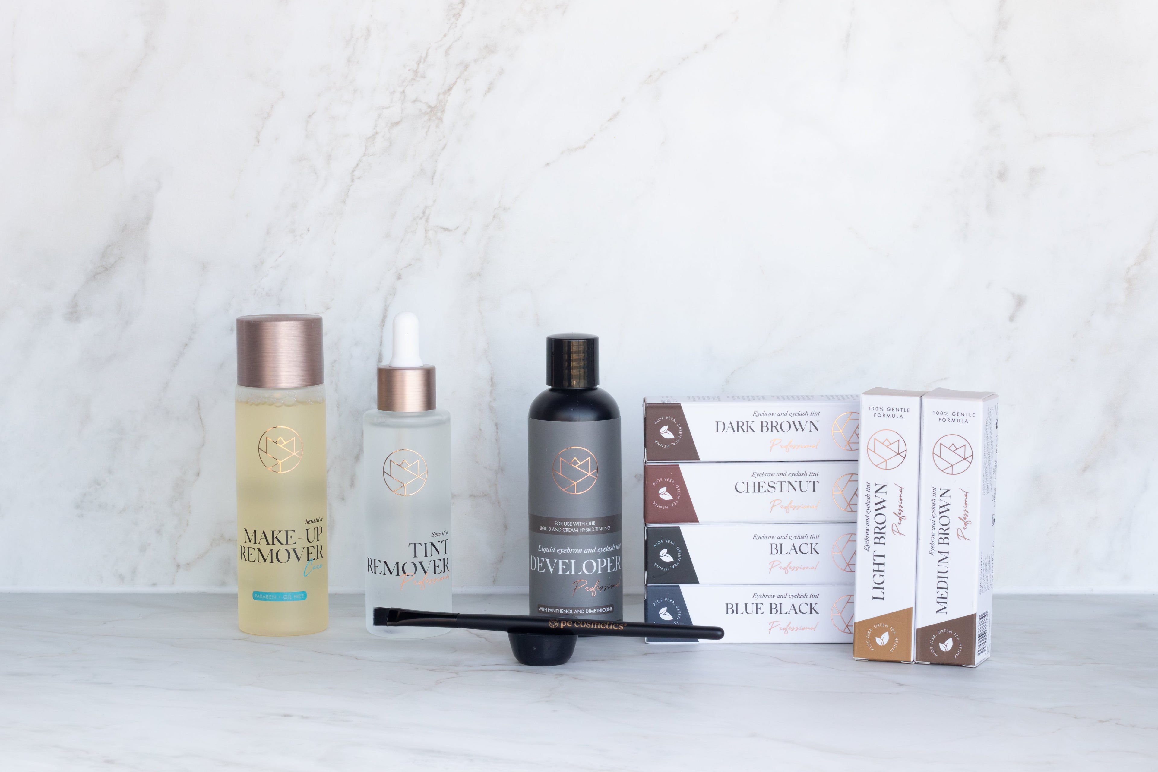 Online-Schulung Hybrid Brow Tinting + Starterkit (verschiedene Sprachen)